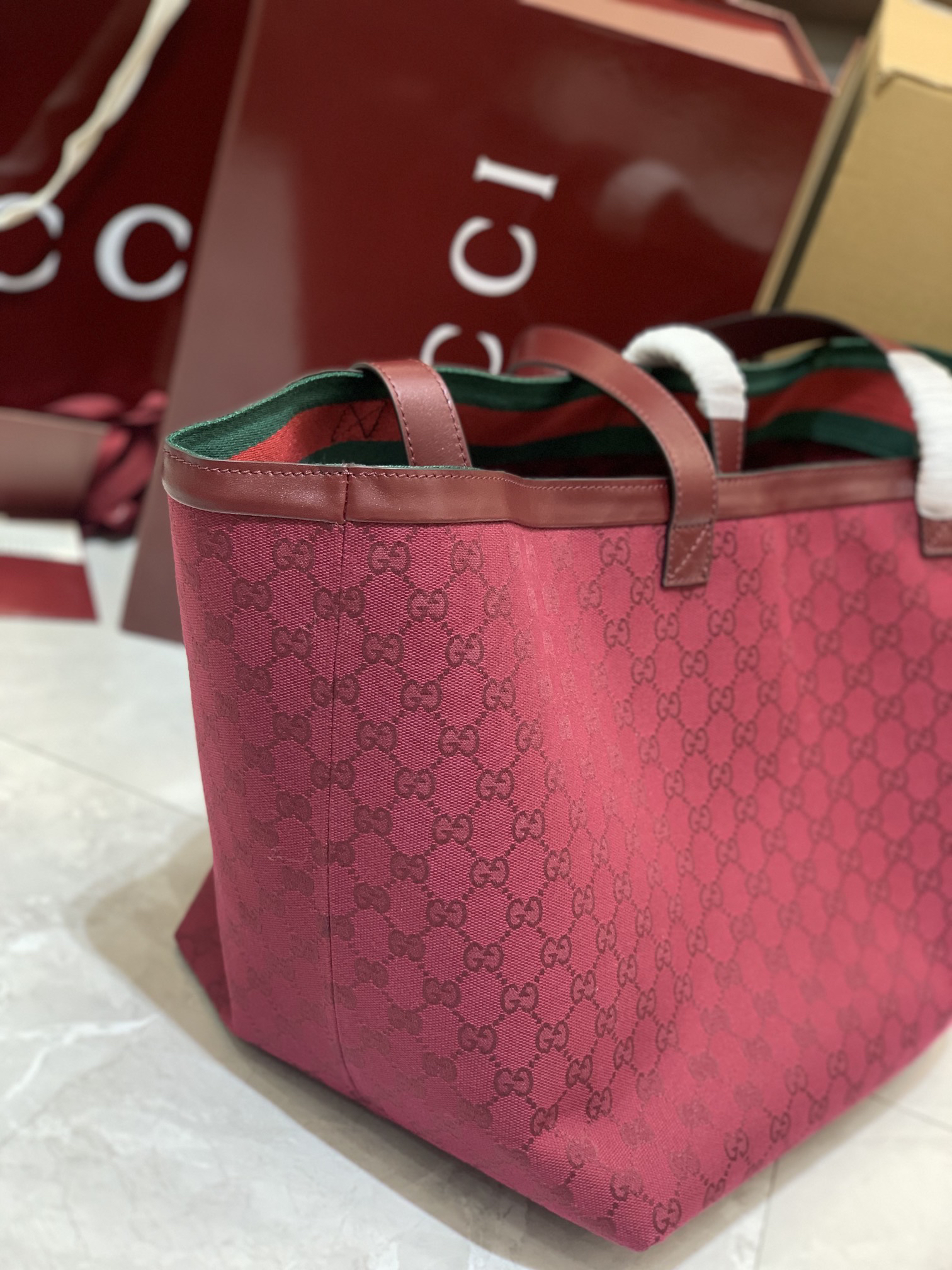 Gucci Totissima Medium Tote Bag