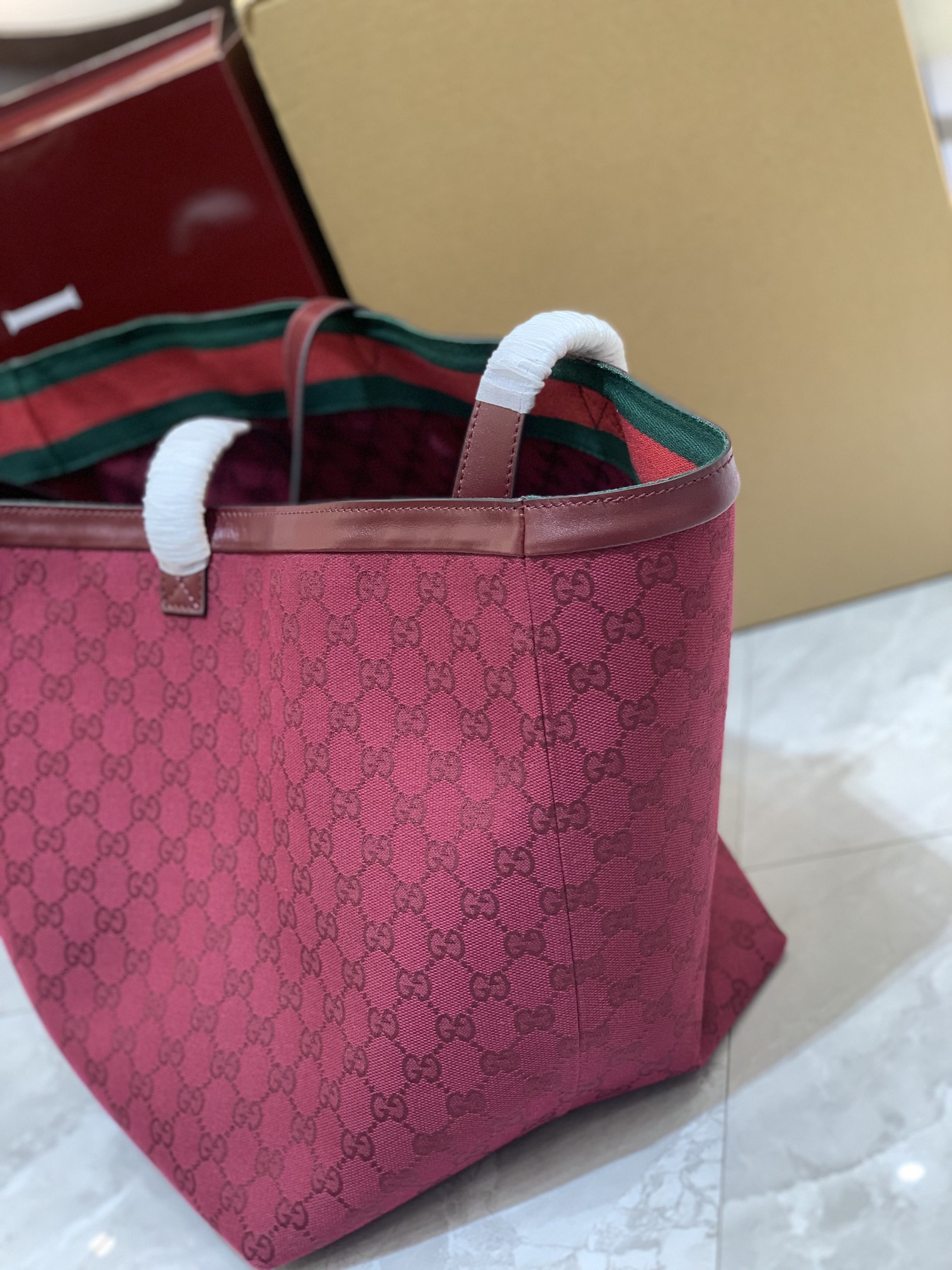 Gucci Totissima Medium Tote Bag
