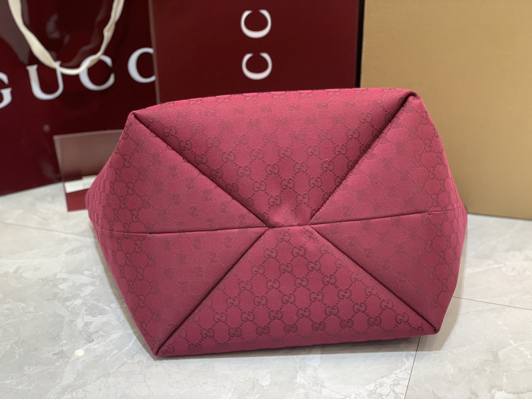 Gucci Totissima Medium Tote Bag