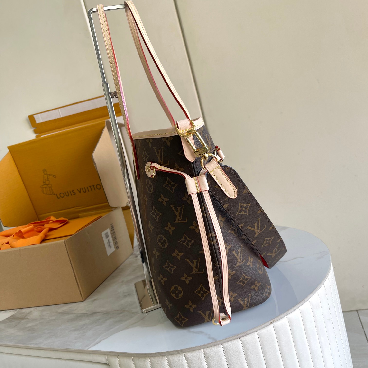 Louis Vuitton Neverfull Bandoulière Inside Out Medium Tote Bag