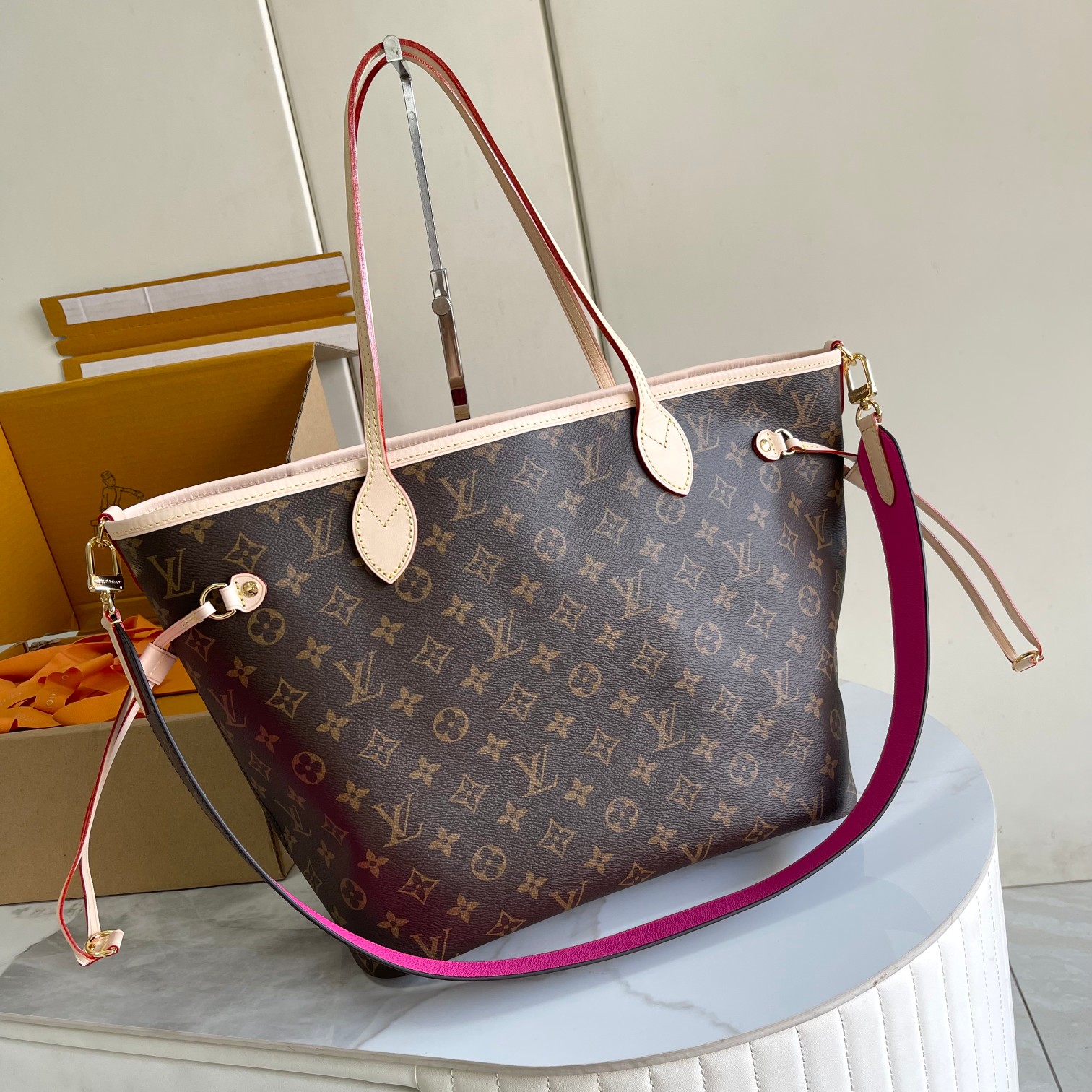 Louis Vuitton Neverfull Bandoulière Inside Out Medium Tote Bag