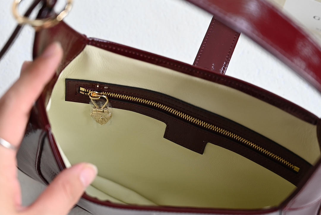 Gucci Jackie Small Shoulder Bag