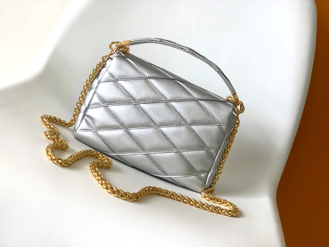 Louis Vuitton Checkerboard Cowhide Chain Bag