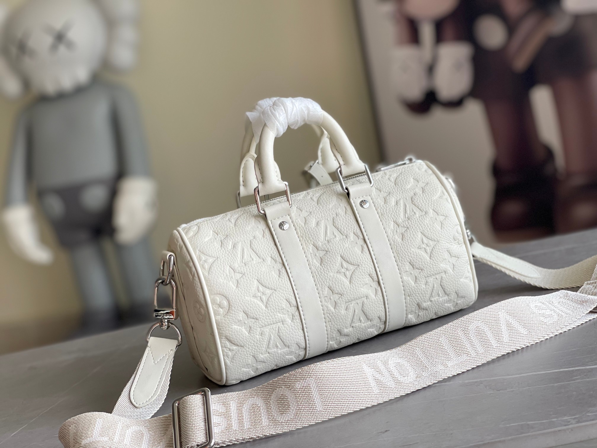 Louis Vuitton Keepall Bandoulière 25 Handbag