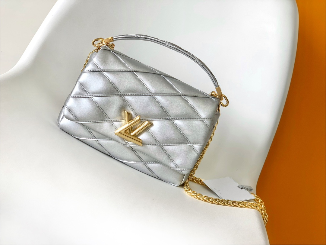 Louis Vuitton Checkerboard Cowhide Chain Bag