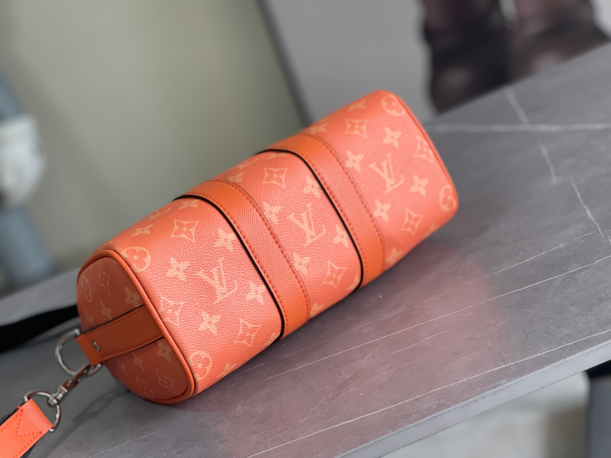 Louis Vuitton Keepall Bandoulière 25 Handbag