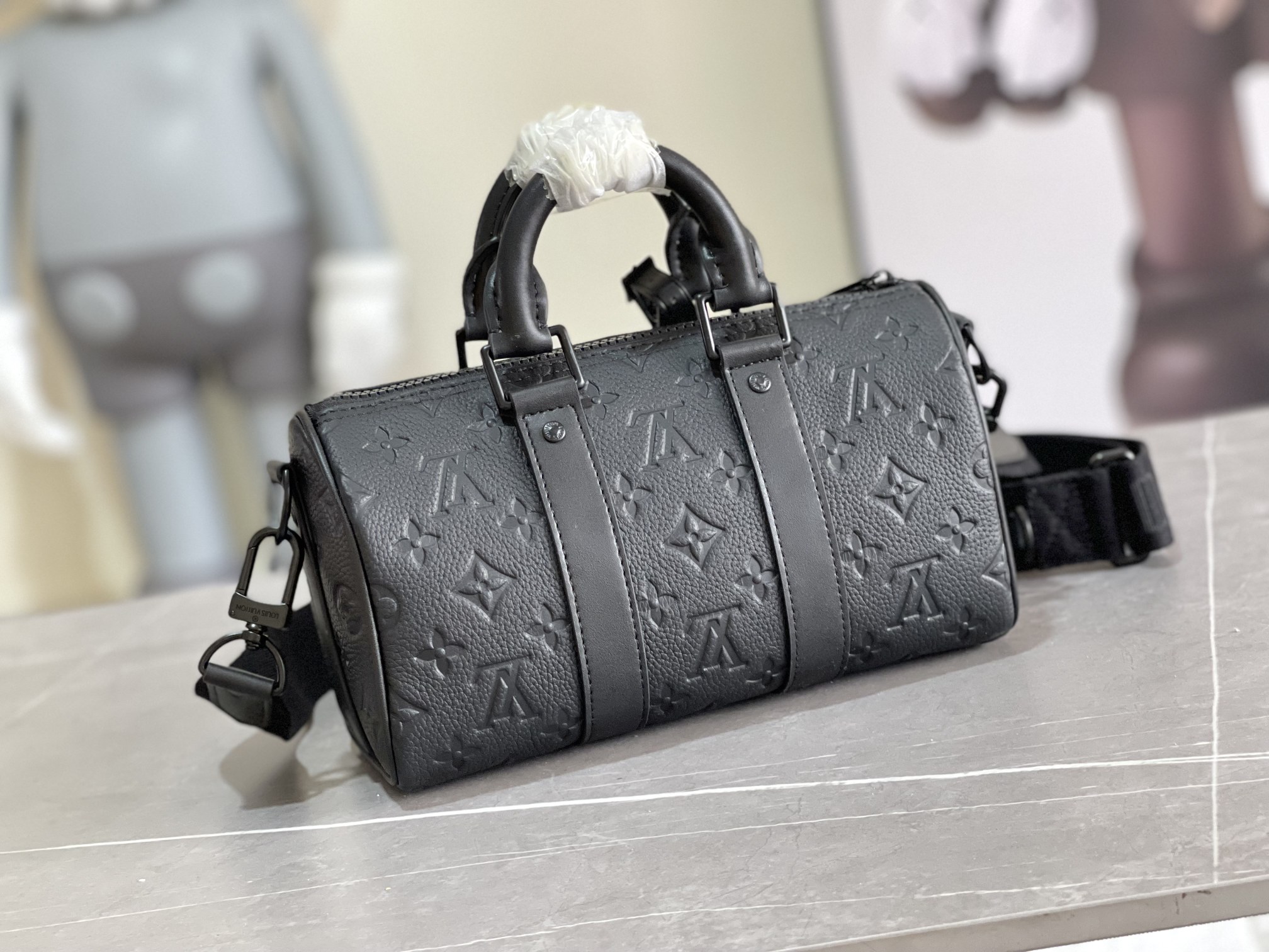 Louis Vuitton Keepall Bandoulière 25 Handbag