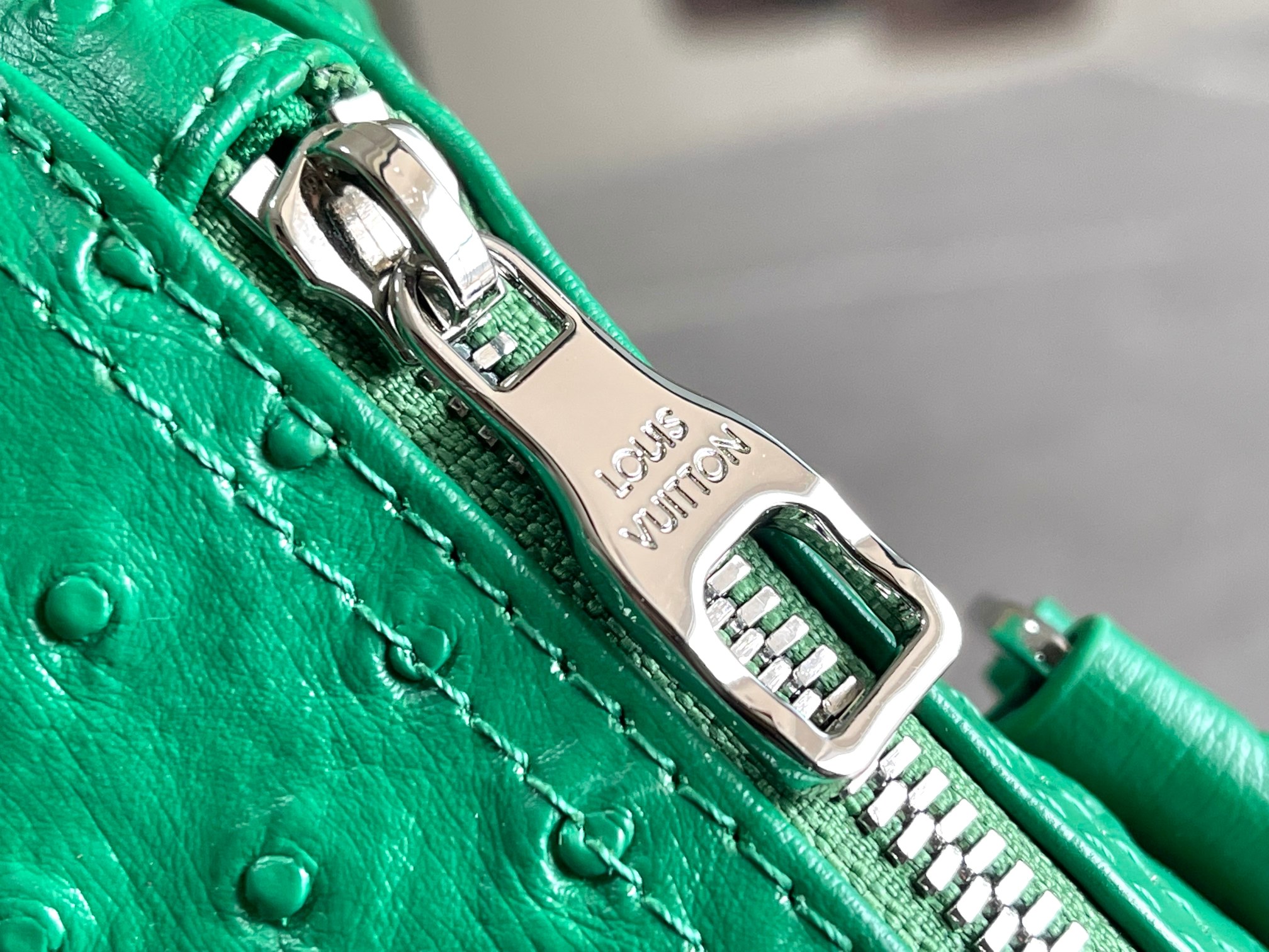 Louis Vuitton Keepall 25 Handbag