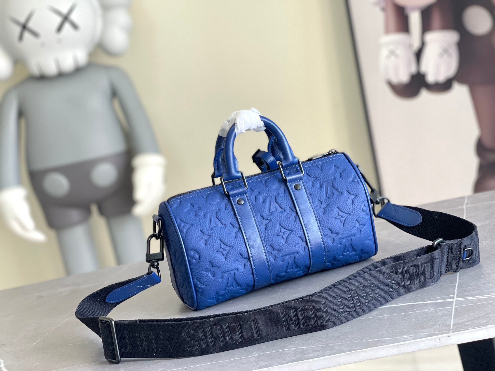 Louis Vuitton Keepall Bandoulière 25 Handbag