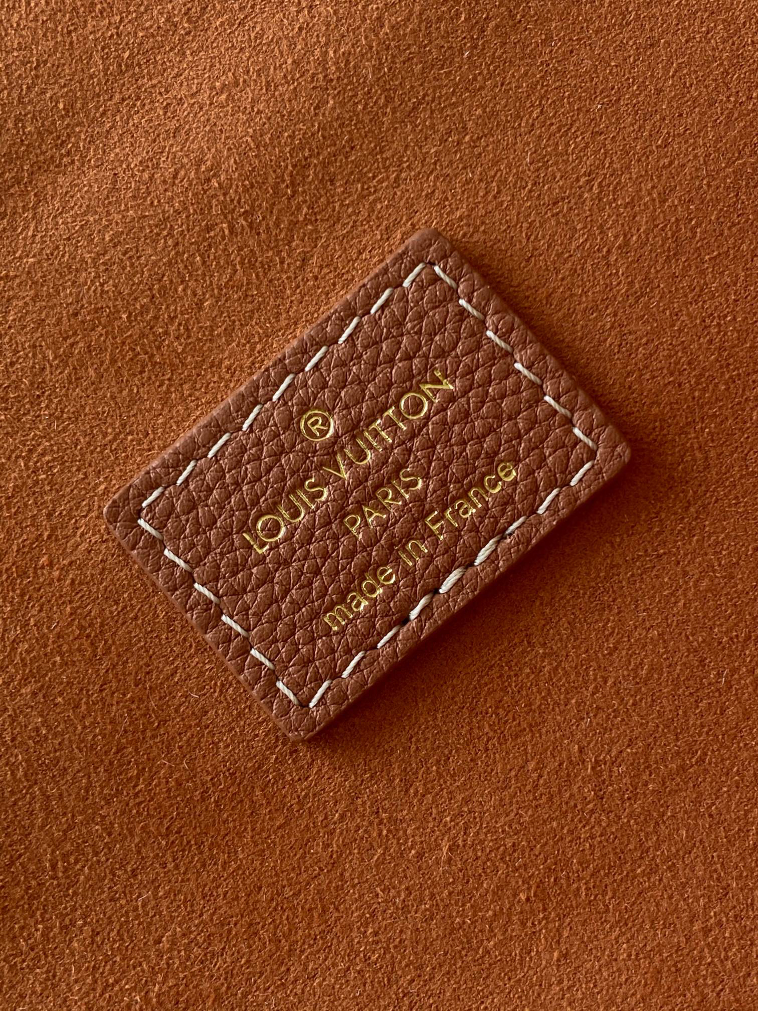 Low Key Cabas Medium Handbag