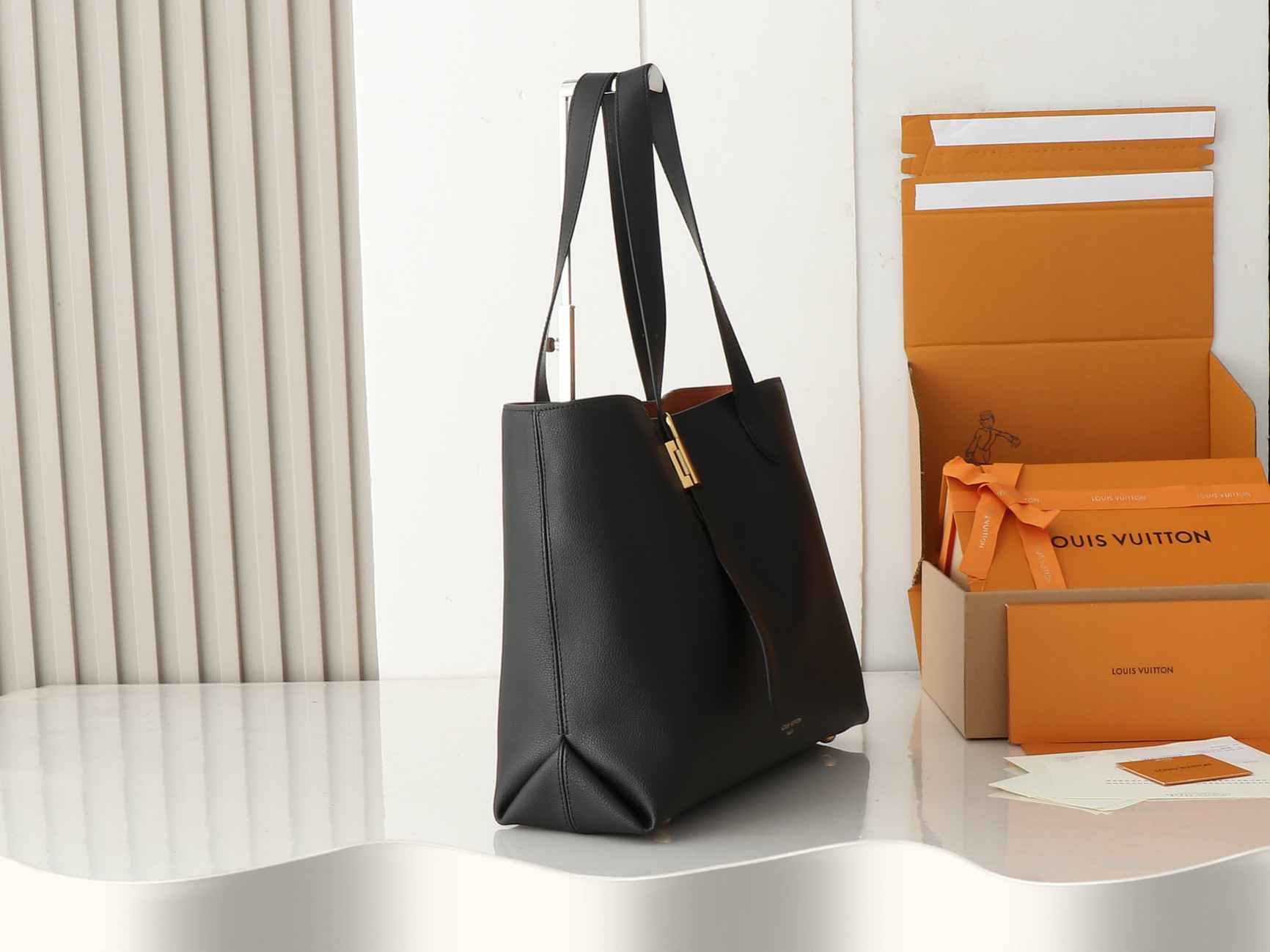 Low Key Cabas Medium Handbag