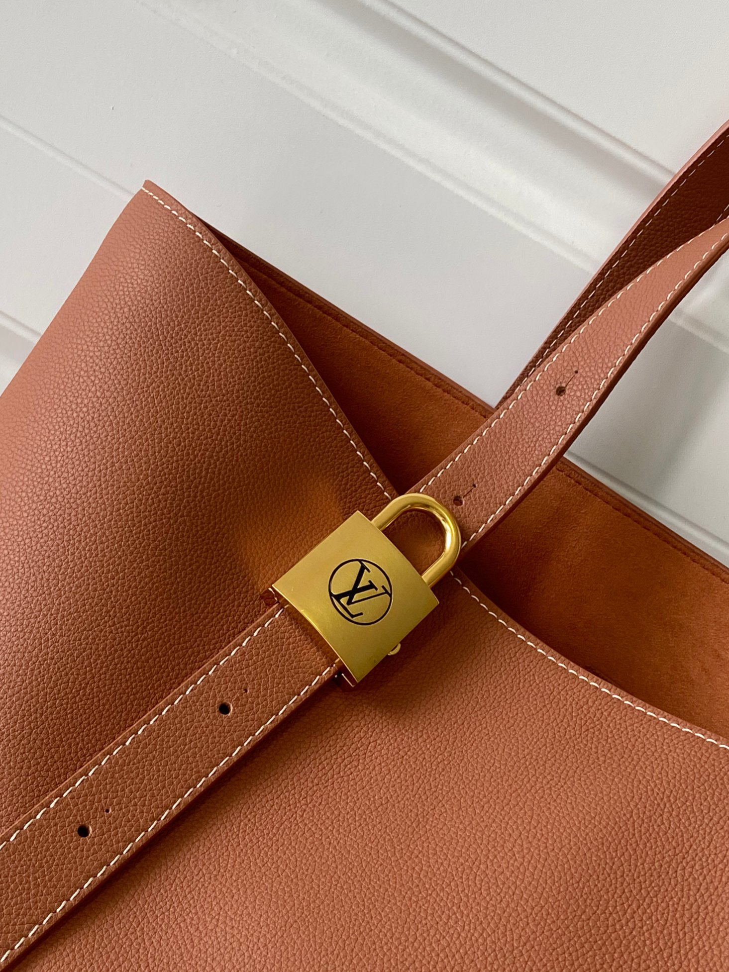 Low Key Cabas Medium Handbag