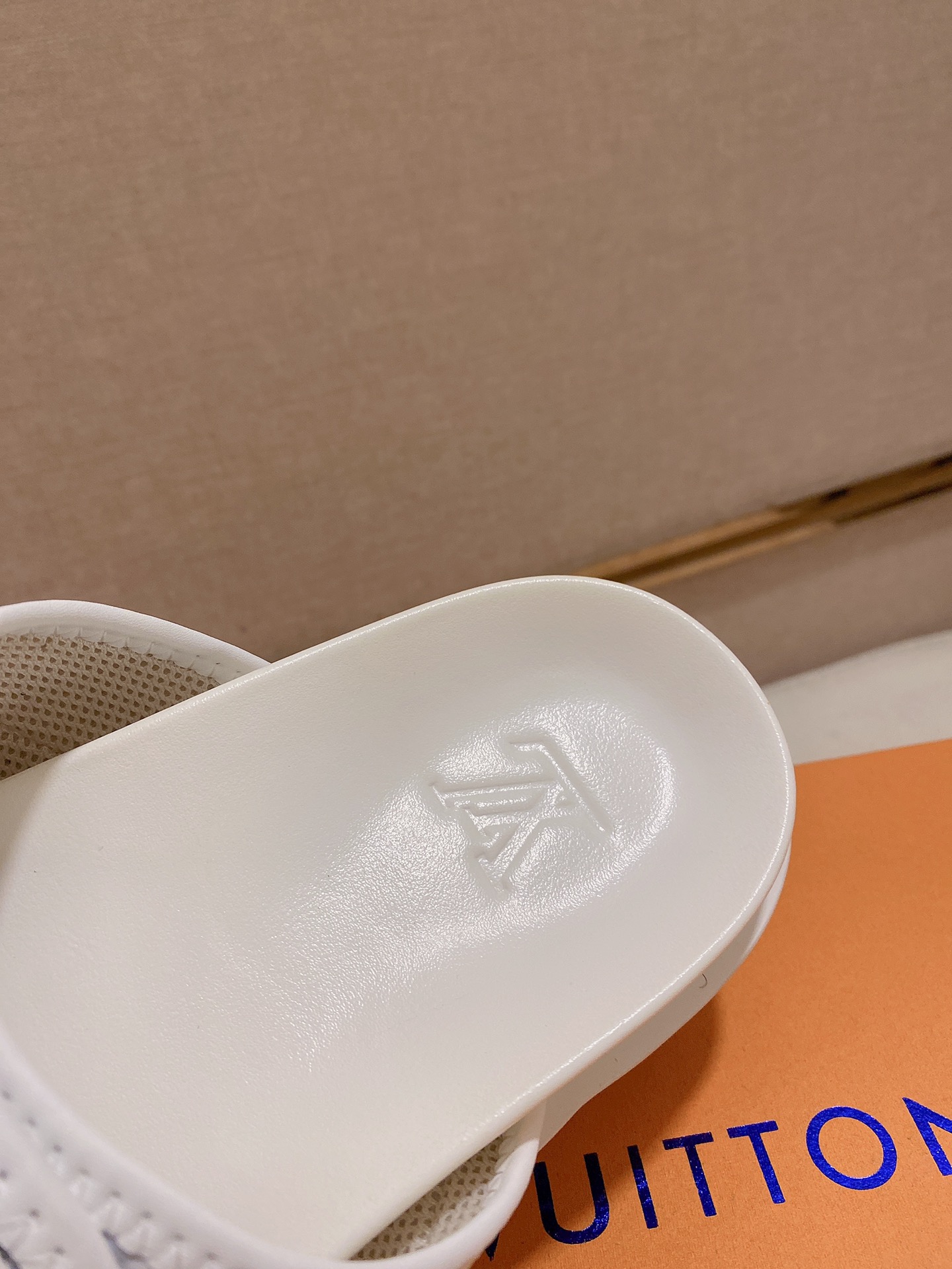 LV Louis Vuitton Classic Monogram Slide Sandals