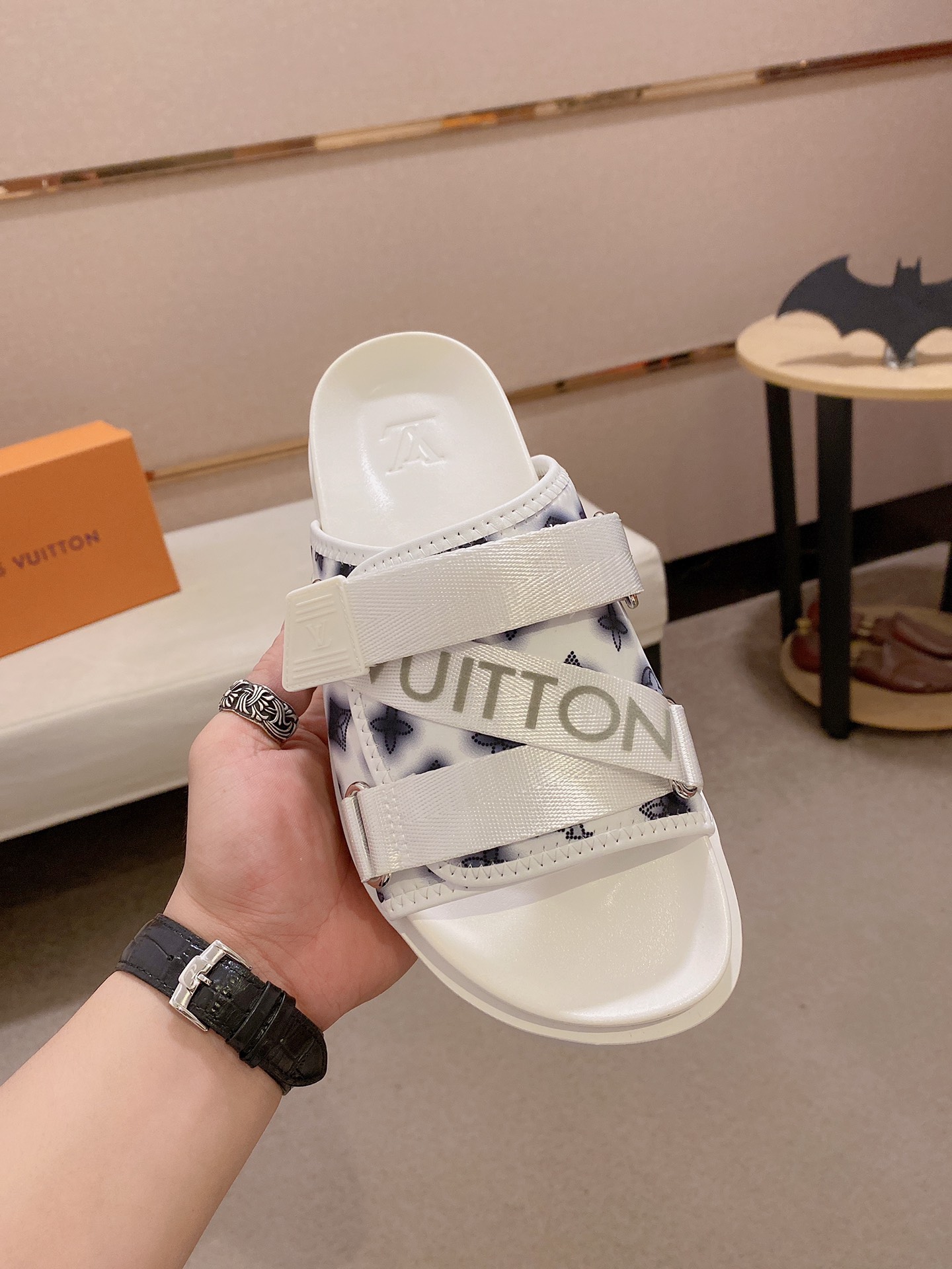 LV Louis Vuitton Classic Monogram Slide Sandals