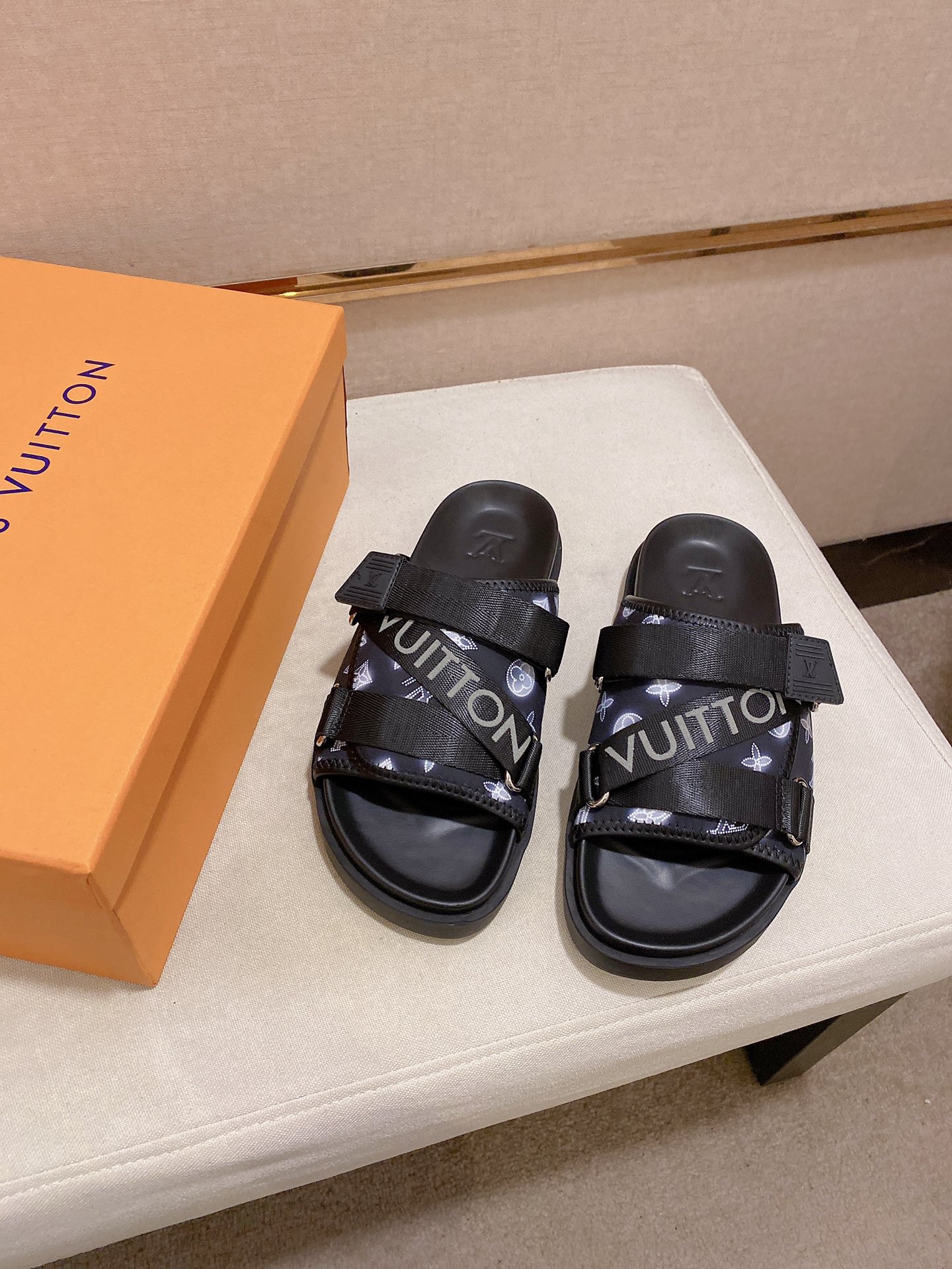 LV Louis Vuitton Classic Monogram Slide Sandals