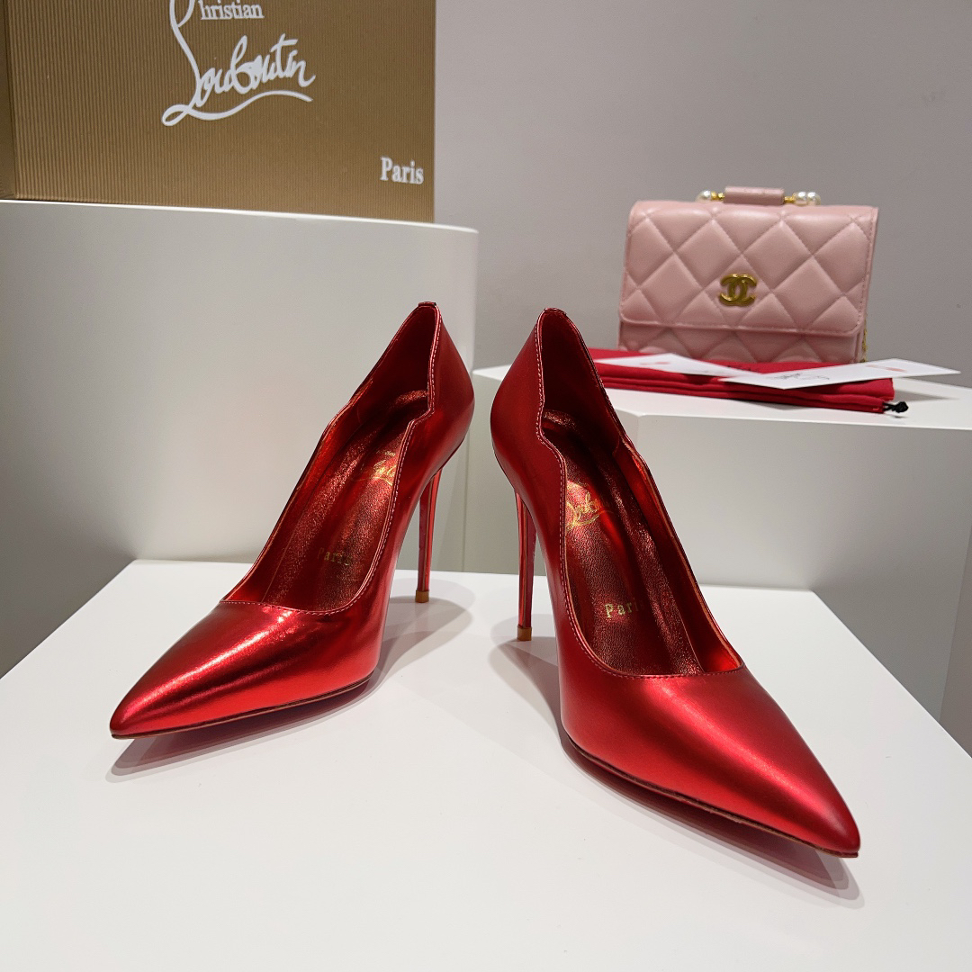 Christian Louboutin Patent Leather Wave Pattern tilettos