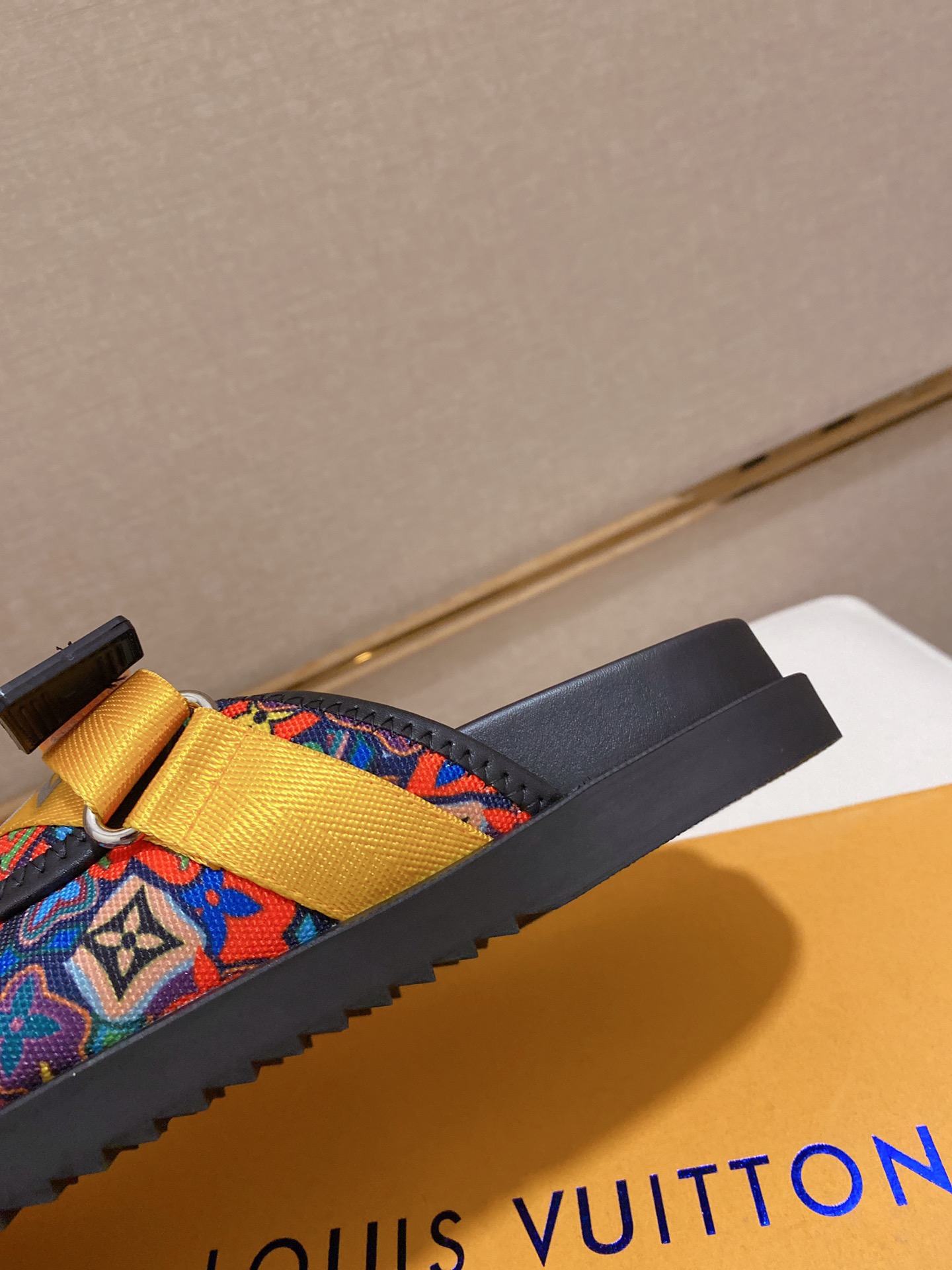 LV Louis Vuitton Creative Color-Blocked Slide Sandals