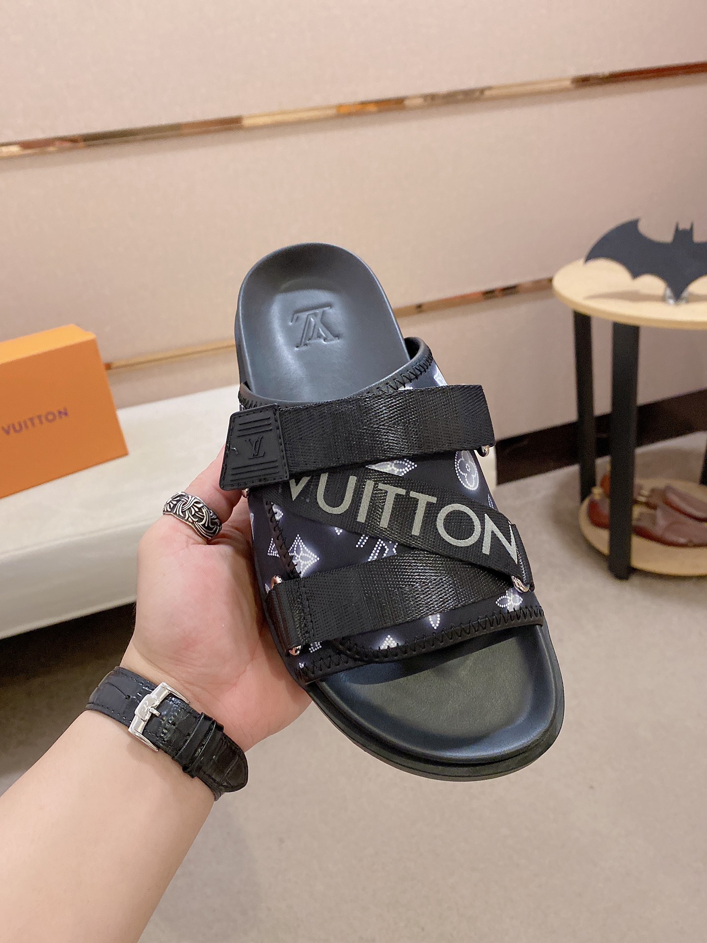 LV Louis Vuitton Classic Monogram Slide Sandals
