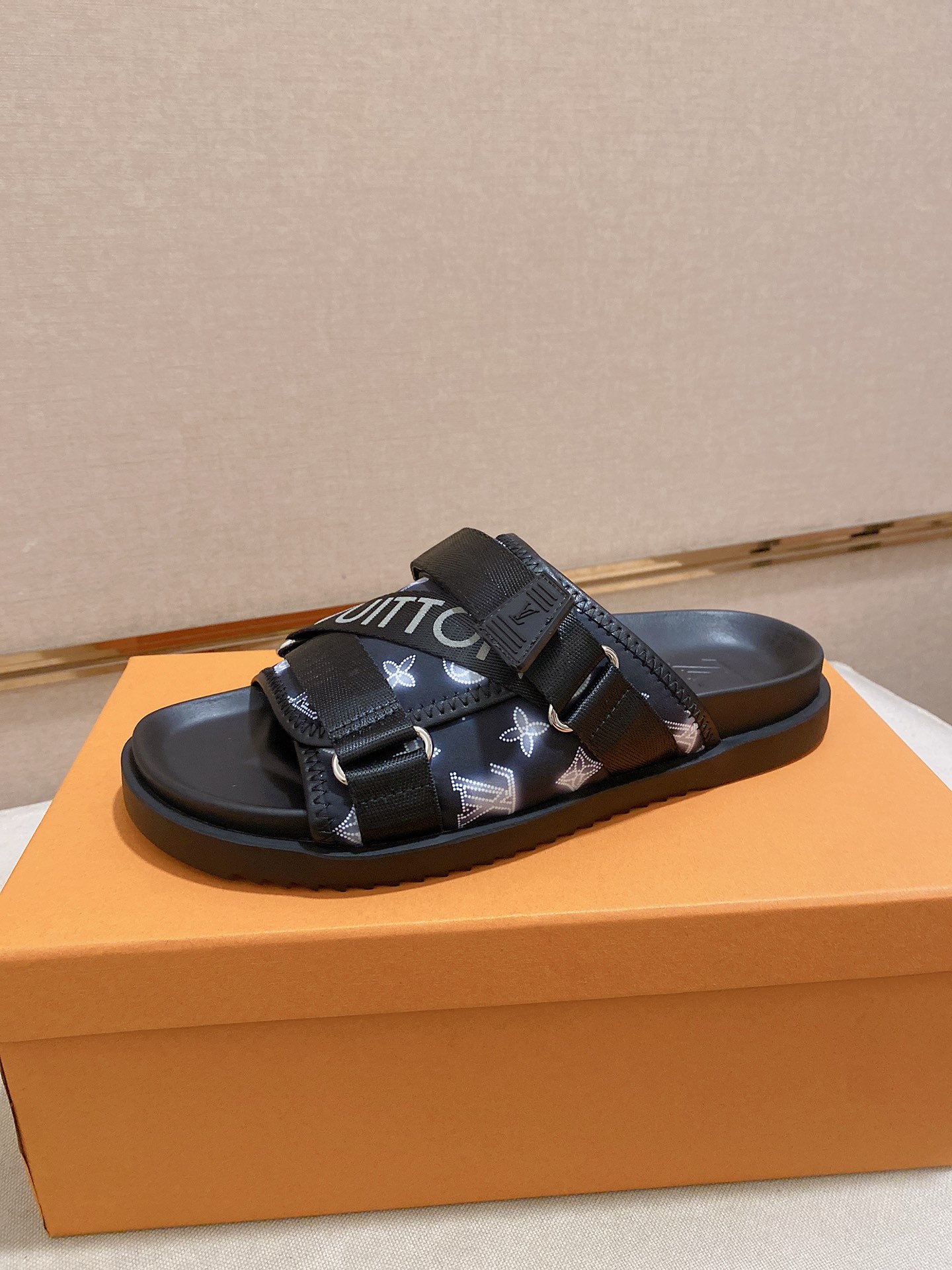 LV Louis Vuitton Classic Monogram Slide Sandals