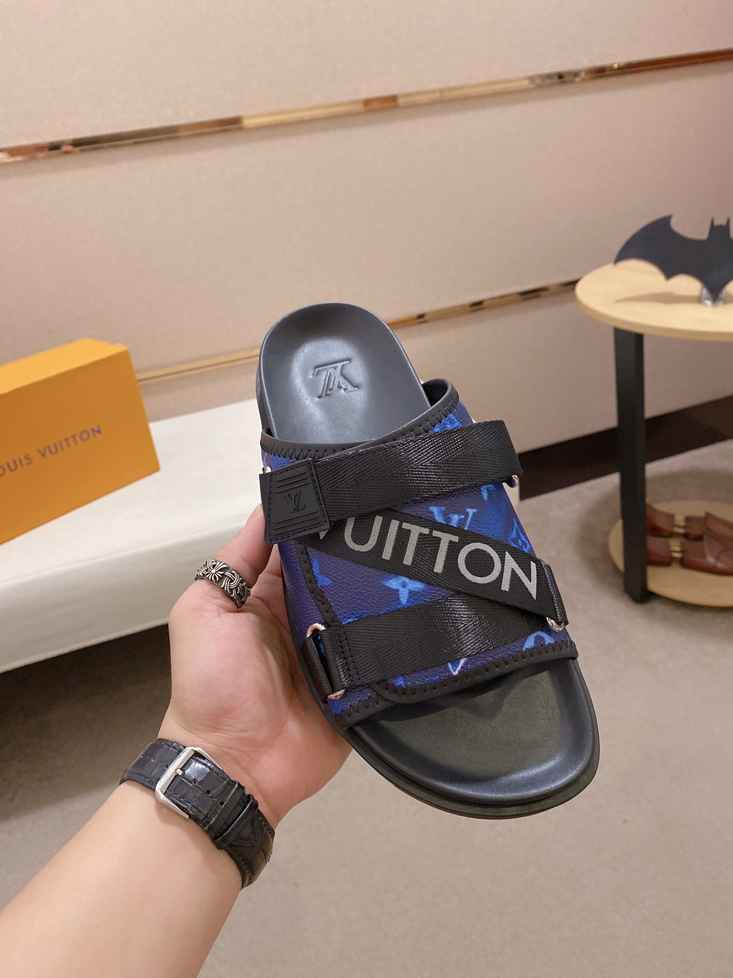 LV Louis Vuitton Classic Monogram Slide Sandals
