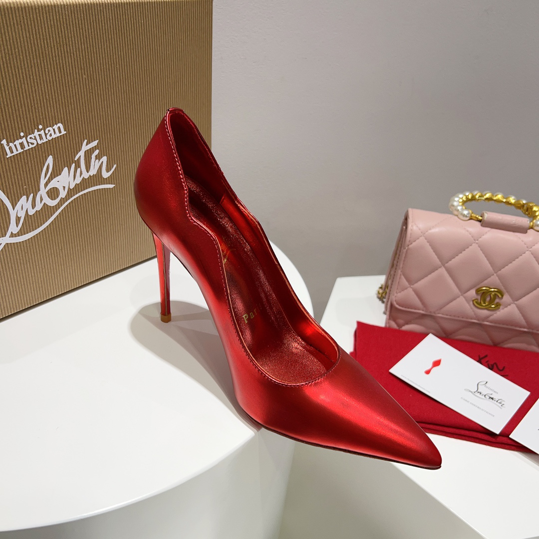 Christian Louboutin Patent Leather Wave Pattern tilettos
