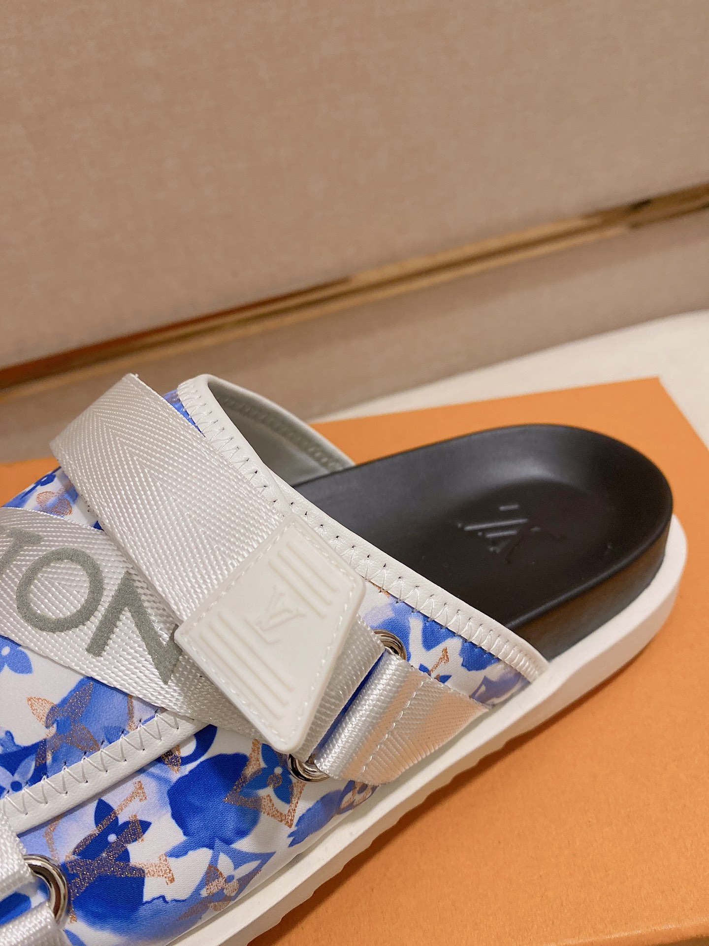 LV Louis Vuitton Creative Monogram Slide Sandals