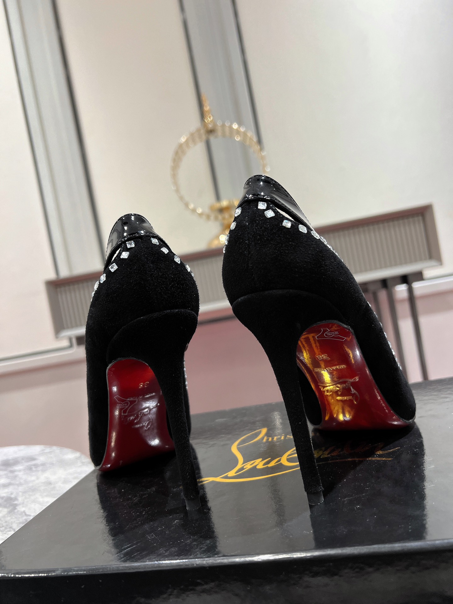 Louboutins duvette strass stilettos