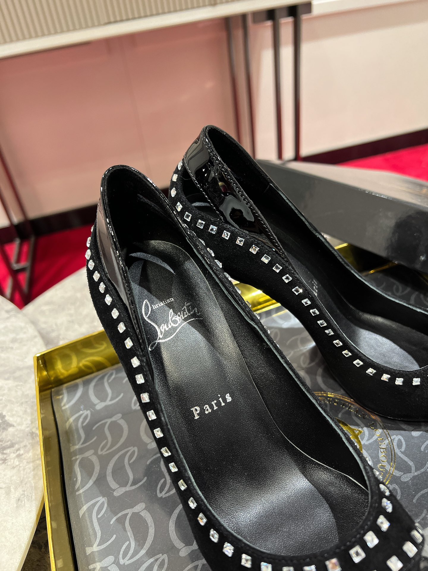 Louboutins duvette strass stilettos