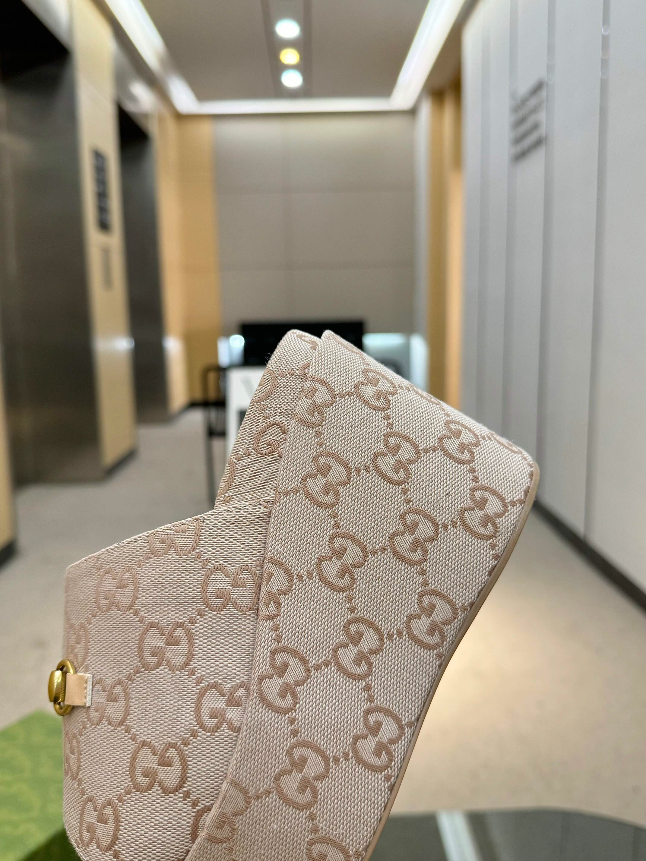 Gucci Waterproof Platform Thick-Soled Slippers