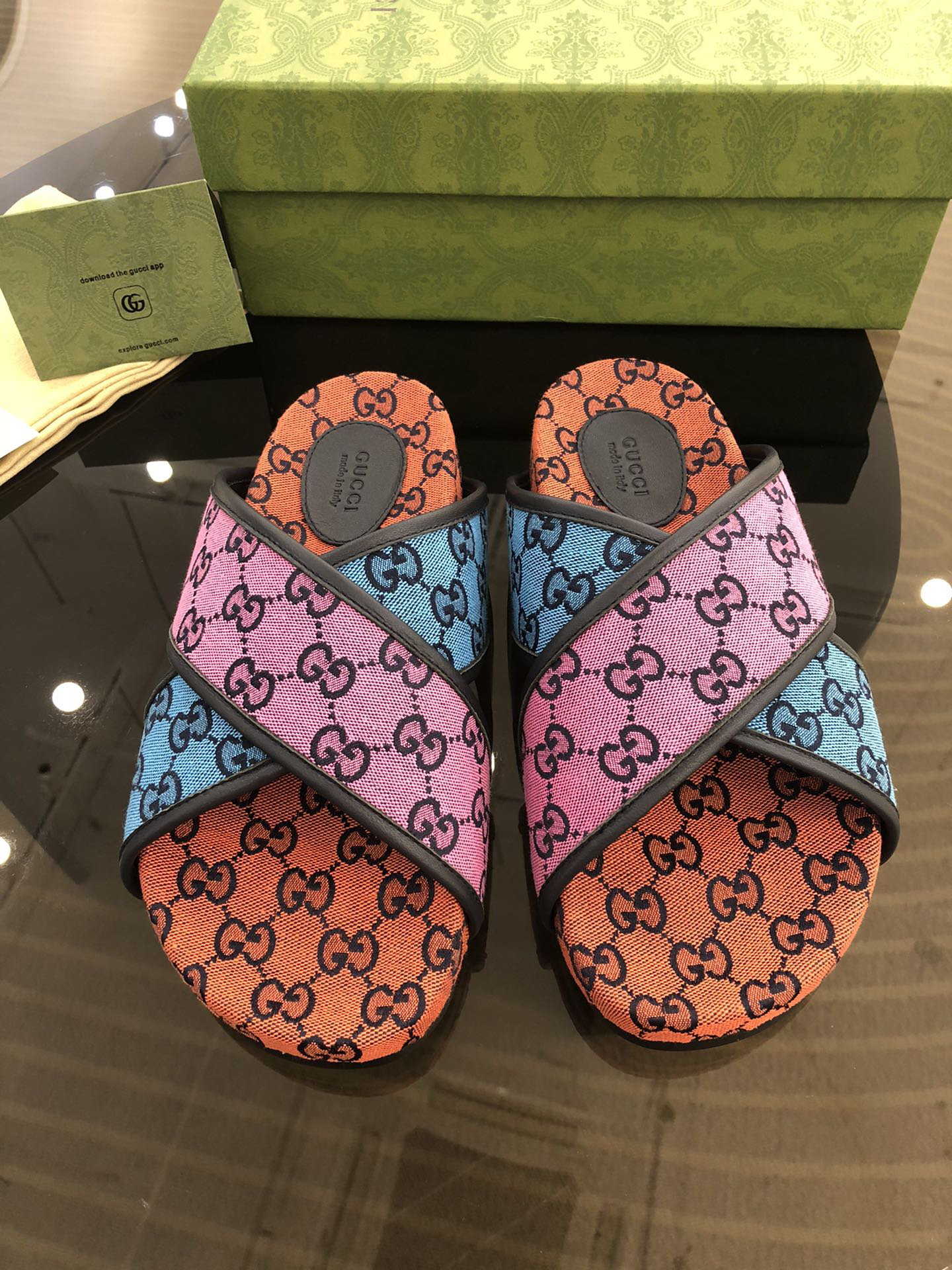 Gucci Spring/Summer Vintage Pattern Flip-Flops