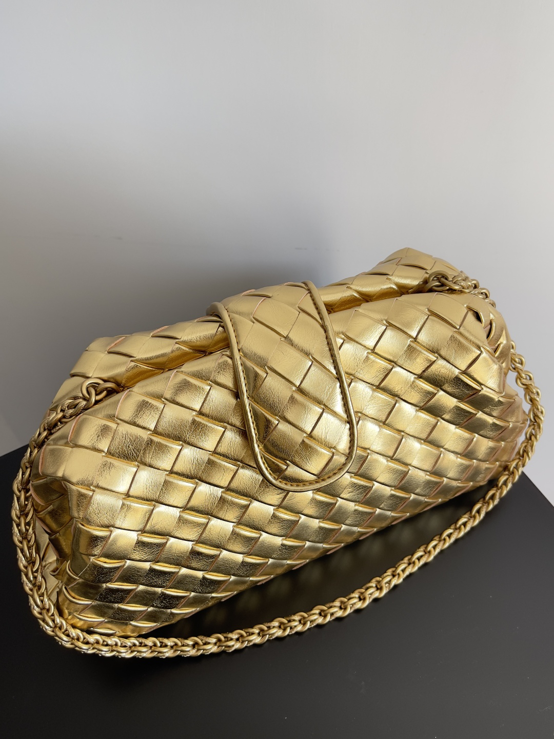 Bottega Veneta Lauren Clutch Chain Handbag