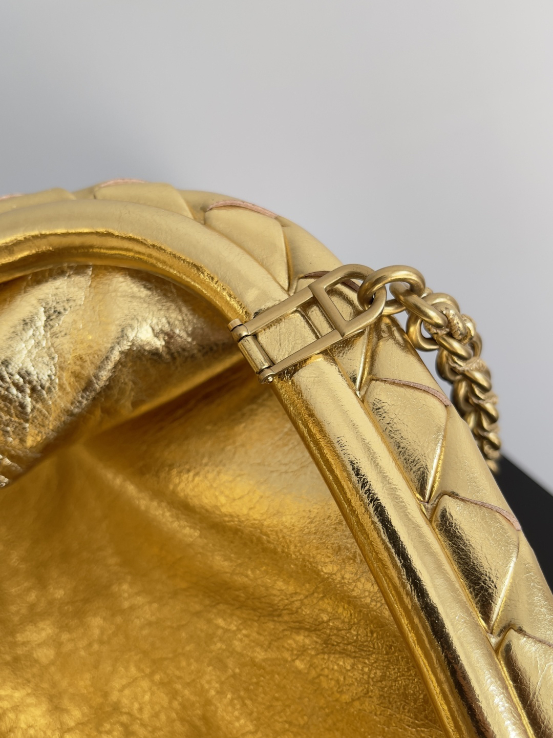 Bottega Veneta Lauren Clutch Chain Handbag