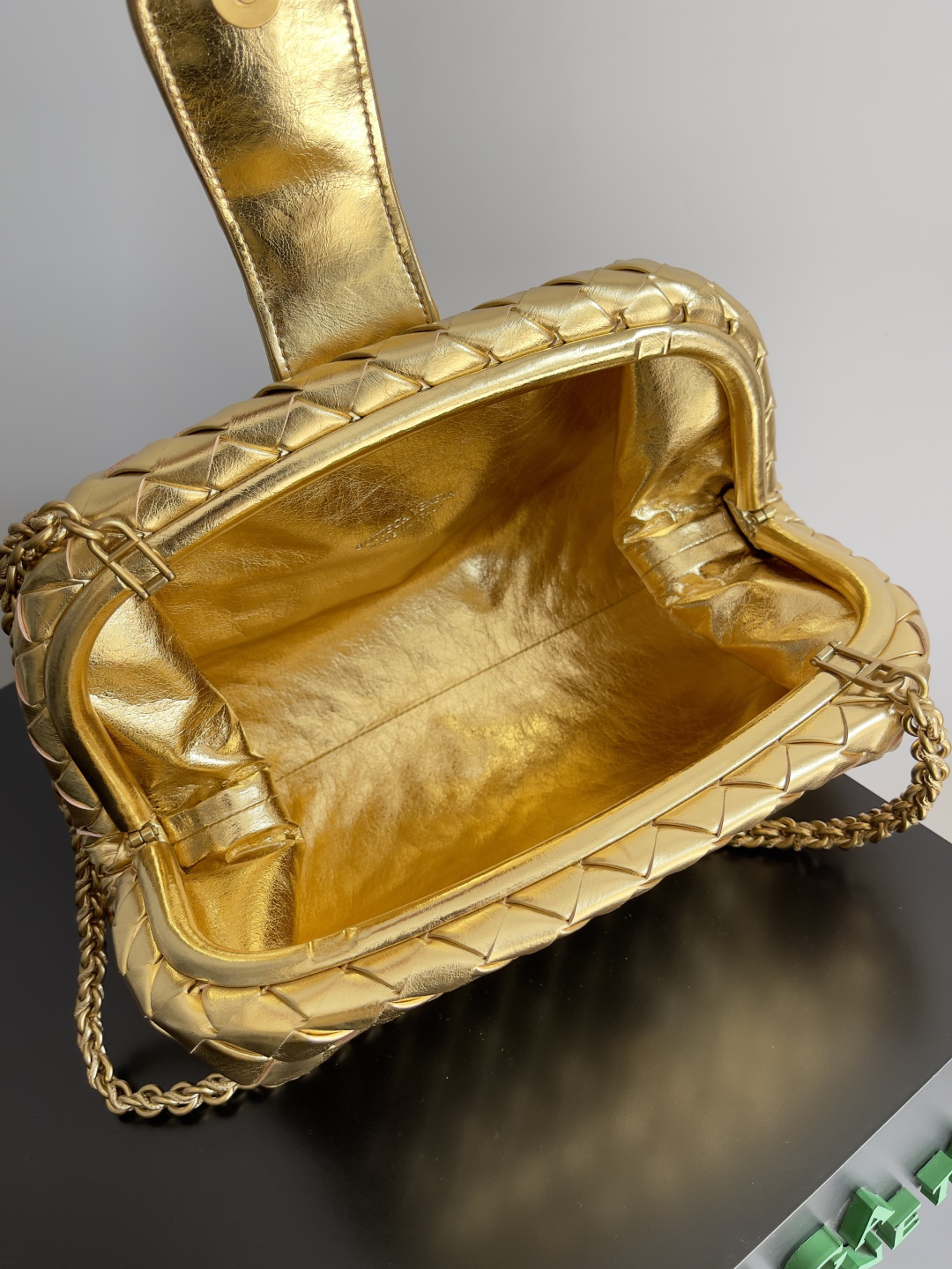 Bottega Veneta Lauren Clutch Chain Handbag