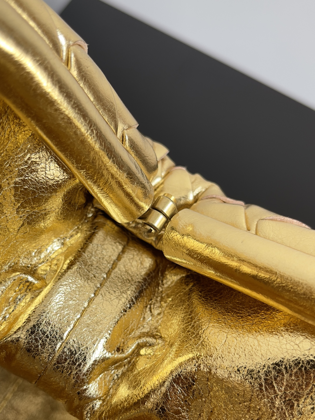 Bottega Veneta Lauren Clutch Chain Handbag