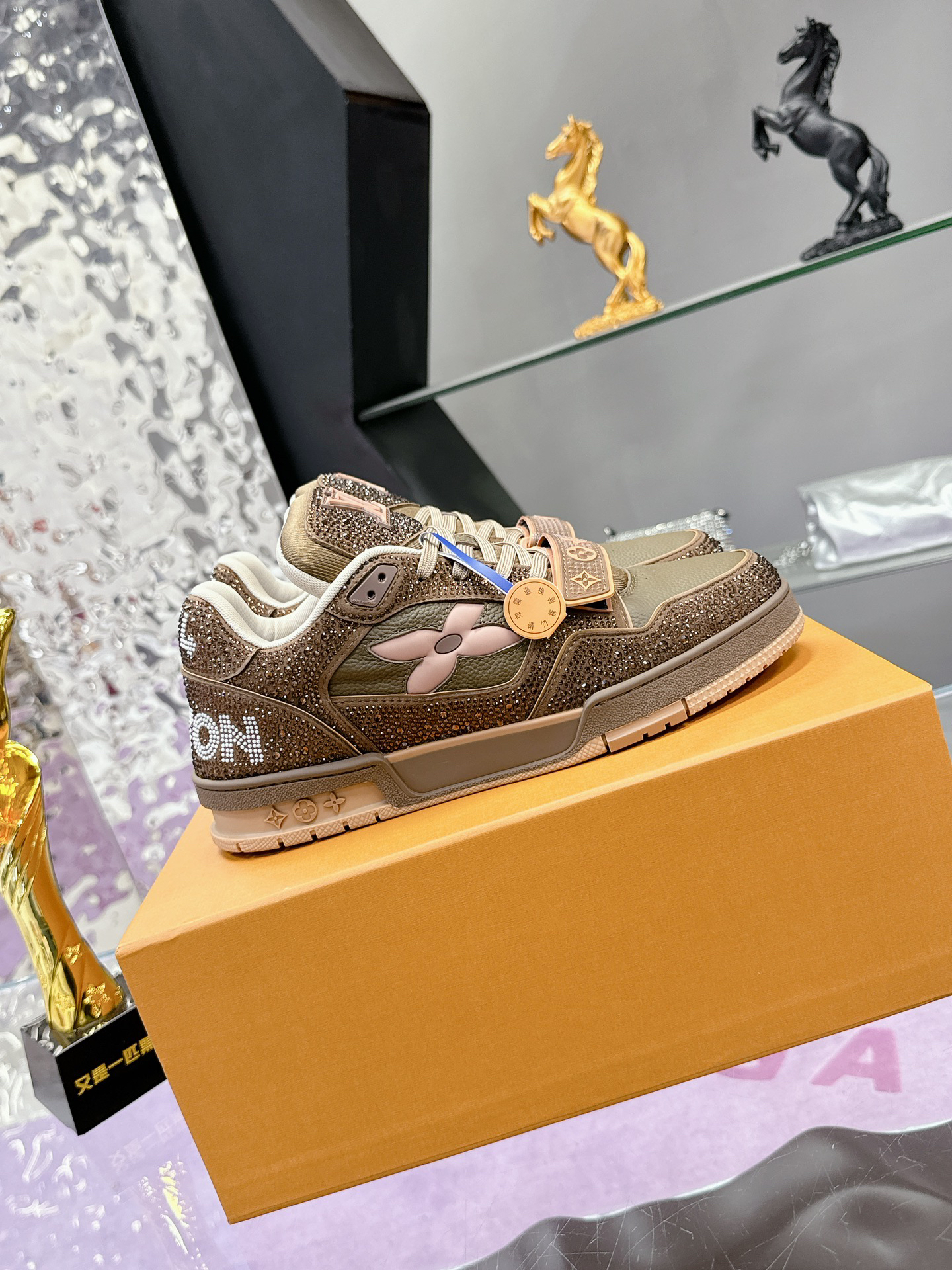 LV Louis Vuitton Trainer Maxi Sneakers