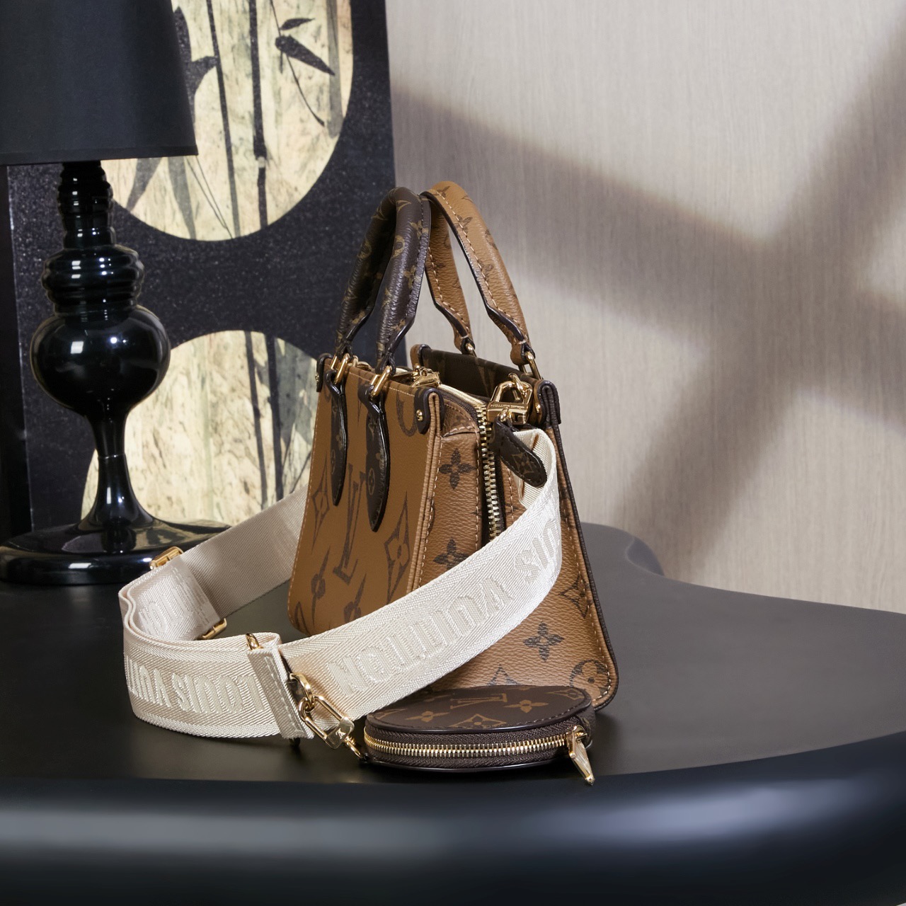 Louis Vuitton ONTHEGO EAST WEST Handbag