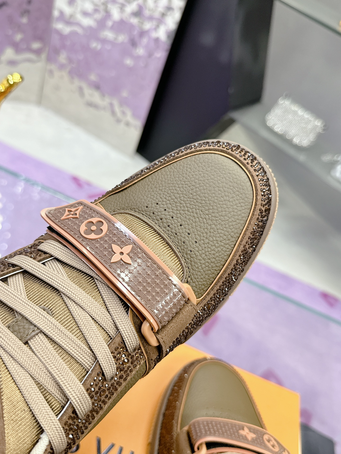 LV Louis Vuitton Trainer Maxi Sneakers