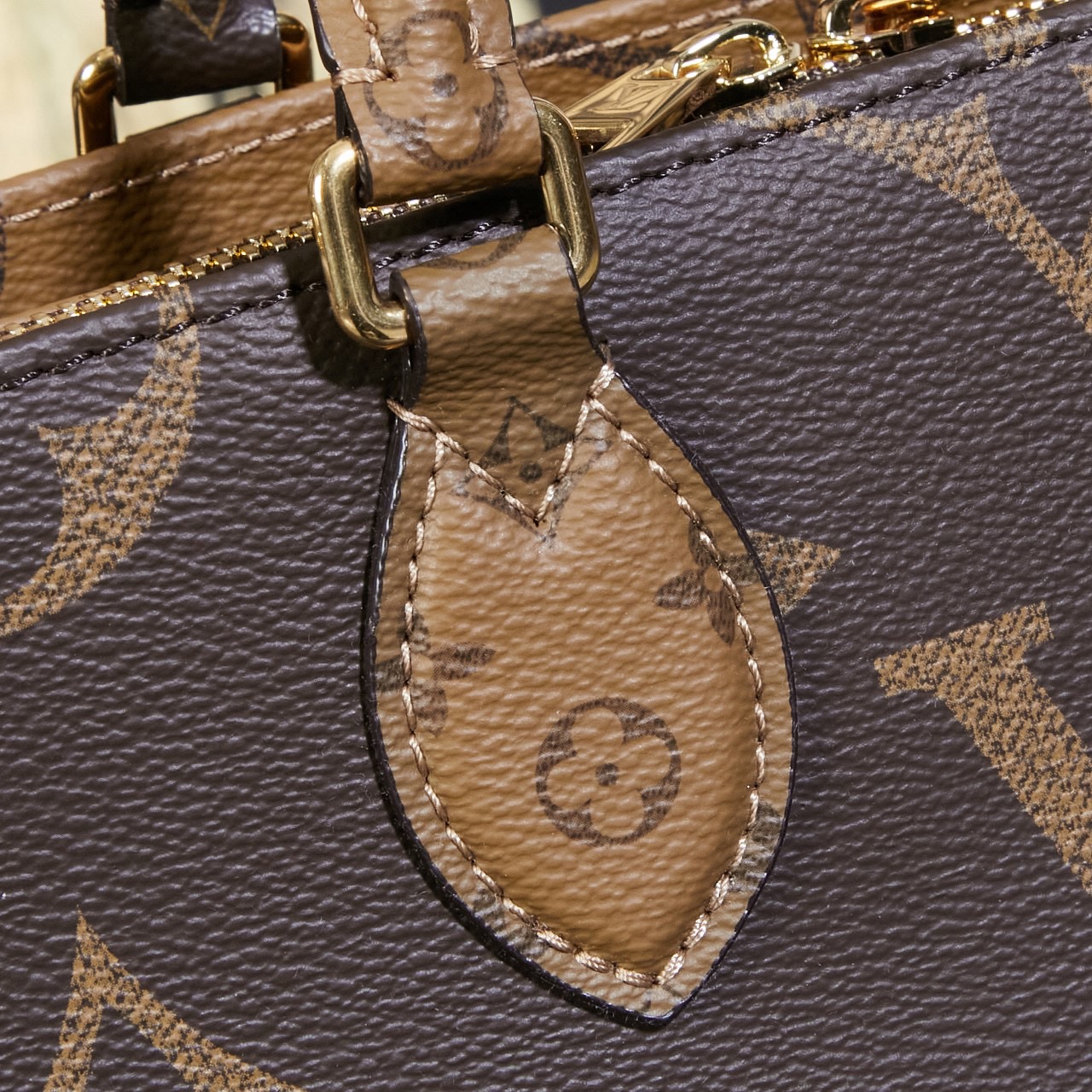 Louis Vuitton ONTHEGO EAST WEST Handbag