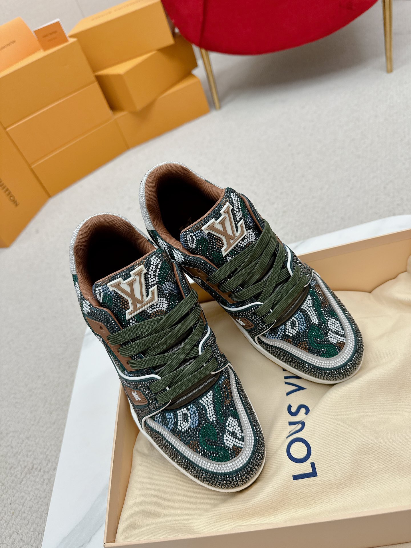 LV Louis Vuitton Trainer Maxi Sneakers