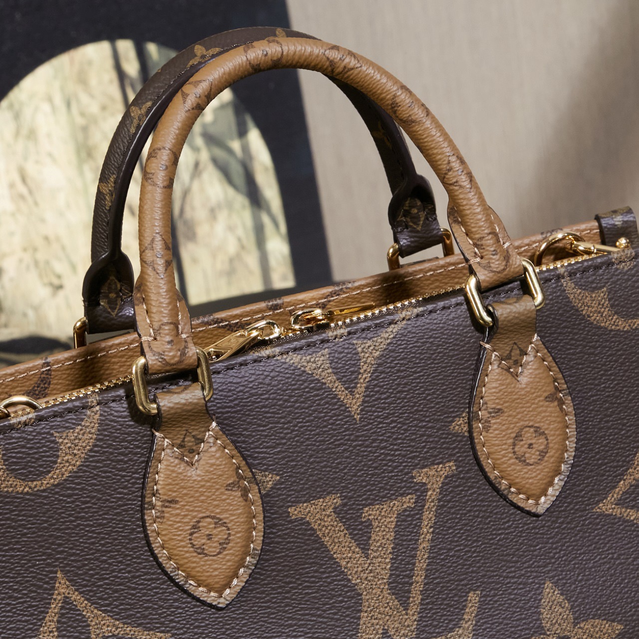 Louis Vuitton ONTHEGO EAST WEST Handbag