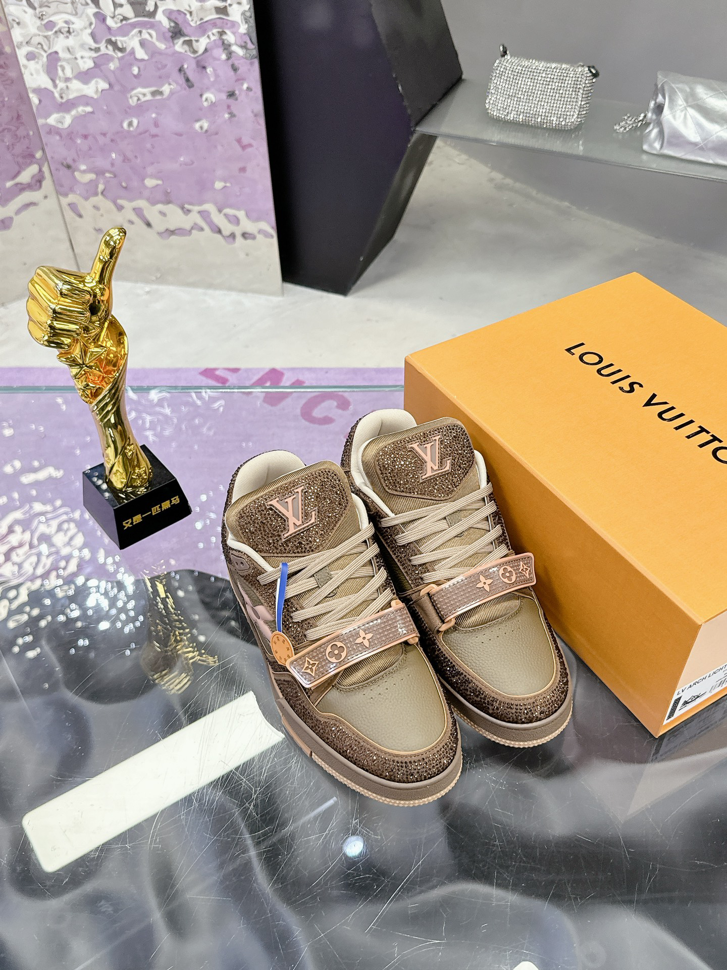 LV Louis Vuitton Trainer Maxi Sneakers