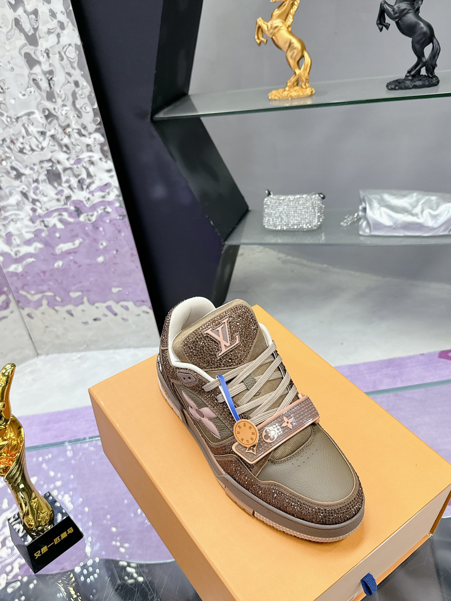 LV Louis Vuitton Trainer Maxi Sneakers