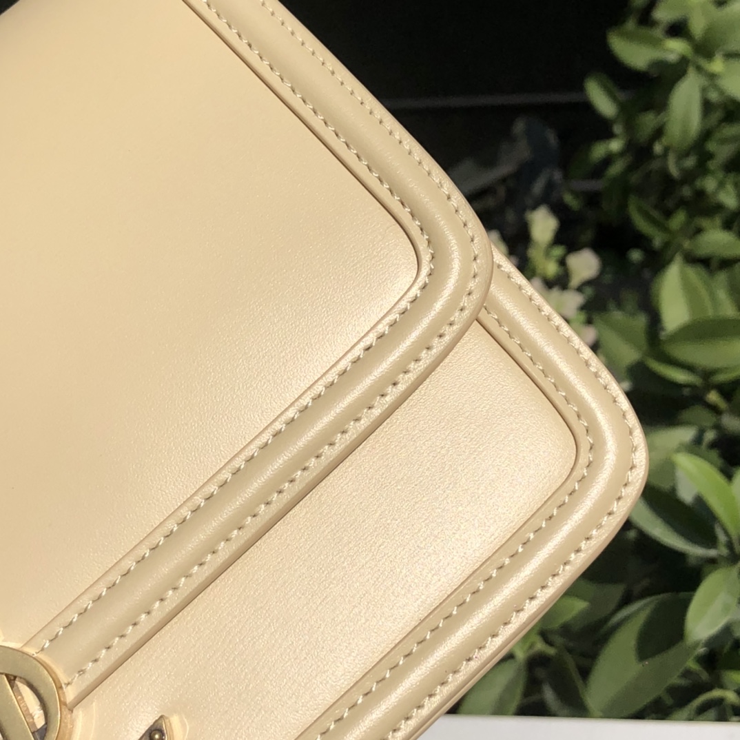 YSL Saint Laurent Medium Cowhide Messenger Bag