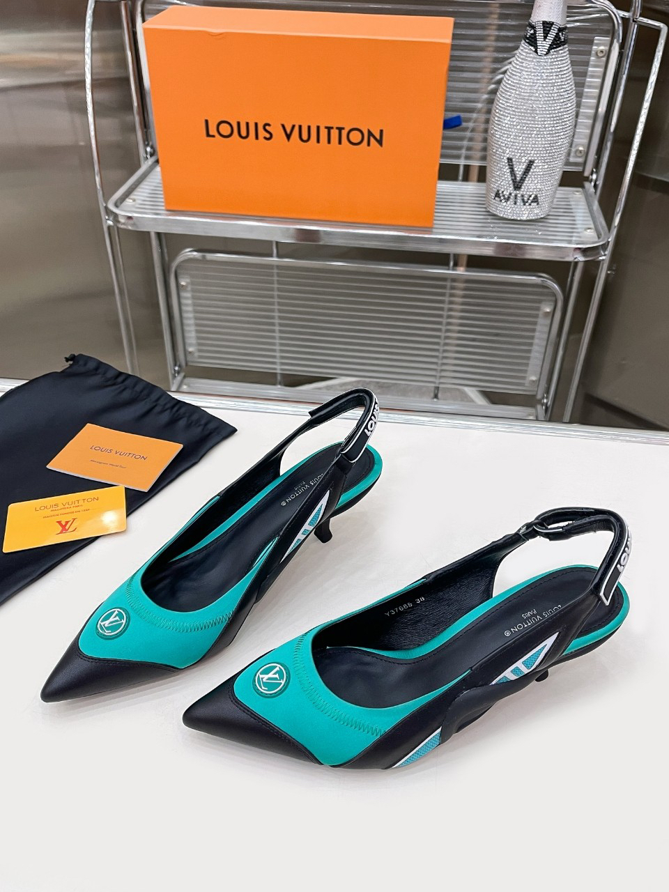 Louis Vuitton LV Leather Pointed-Toe Heels