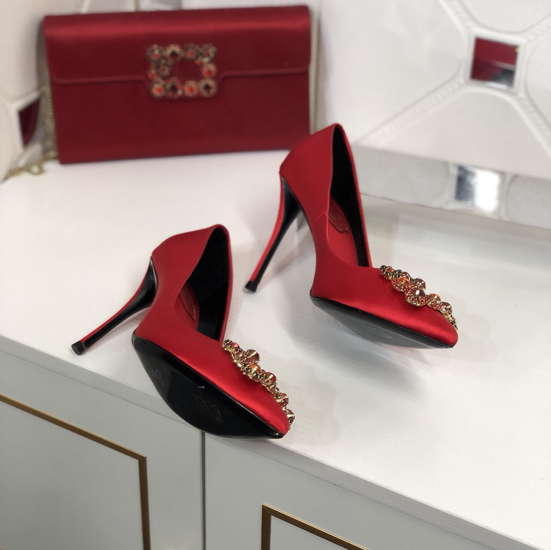 Roger Vivier Chips Classic Floral Buckle Heels