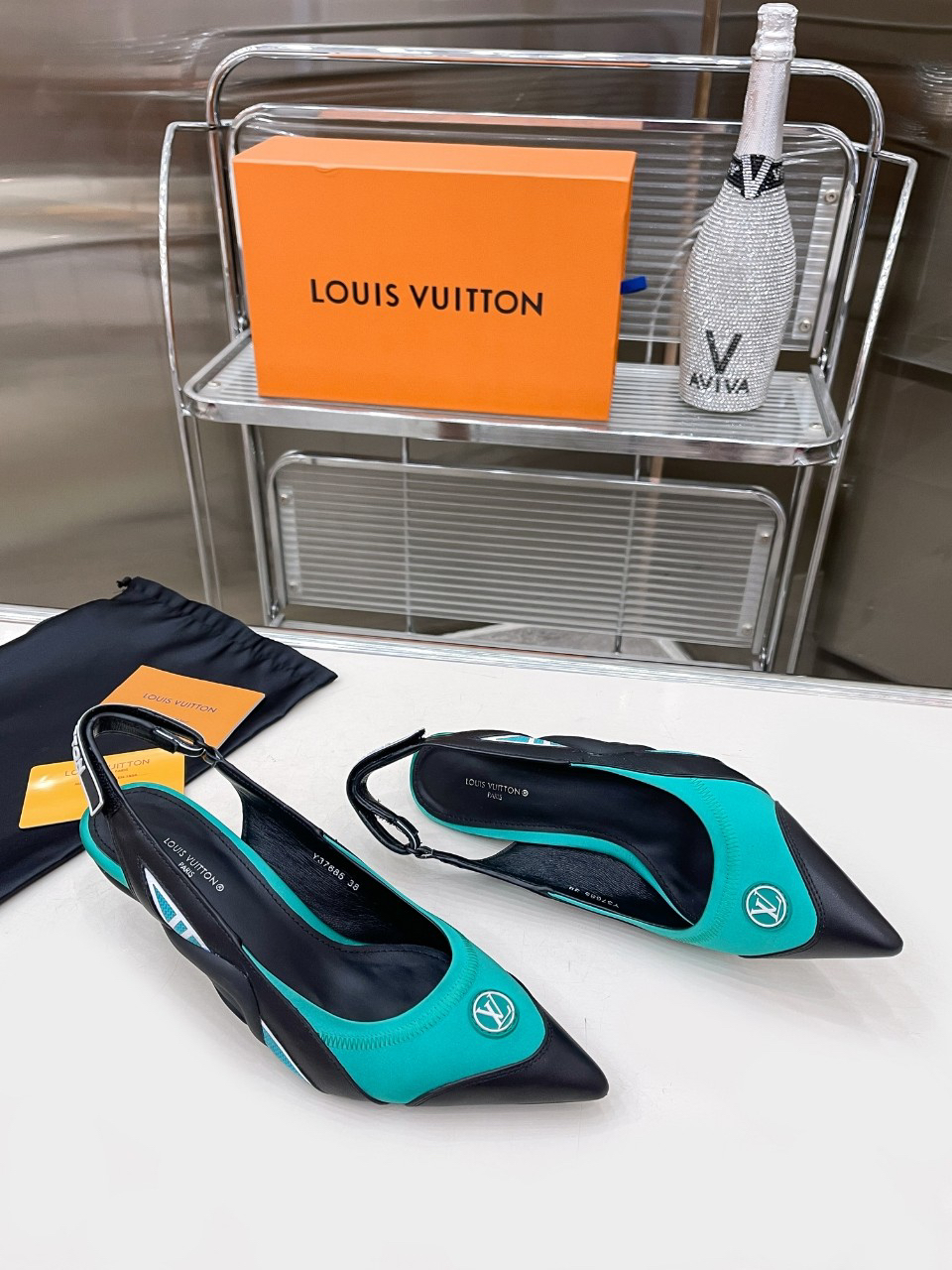 Louis Vuitton LV Leather Pointed-Toe Heels