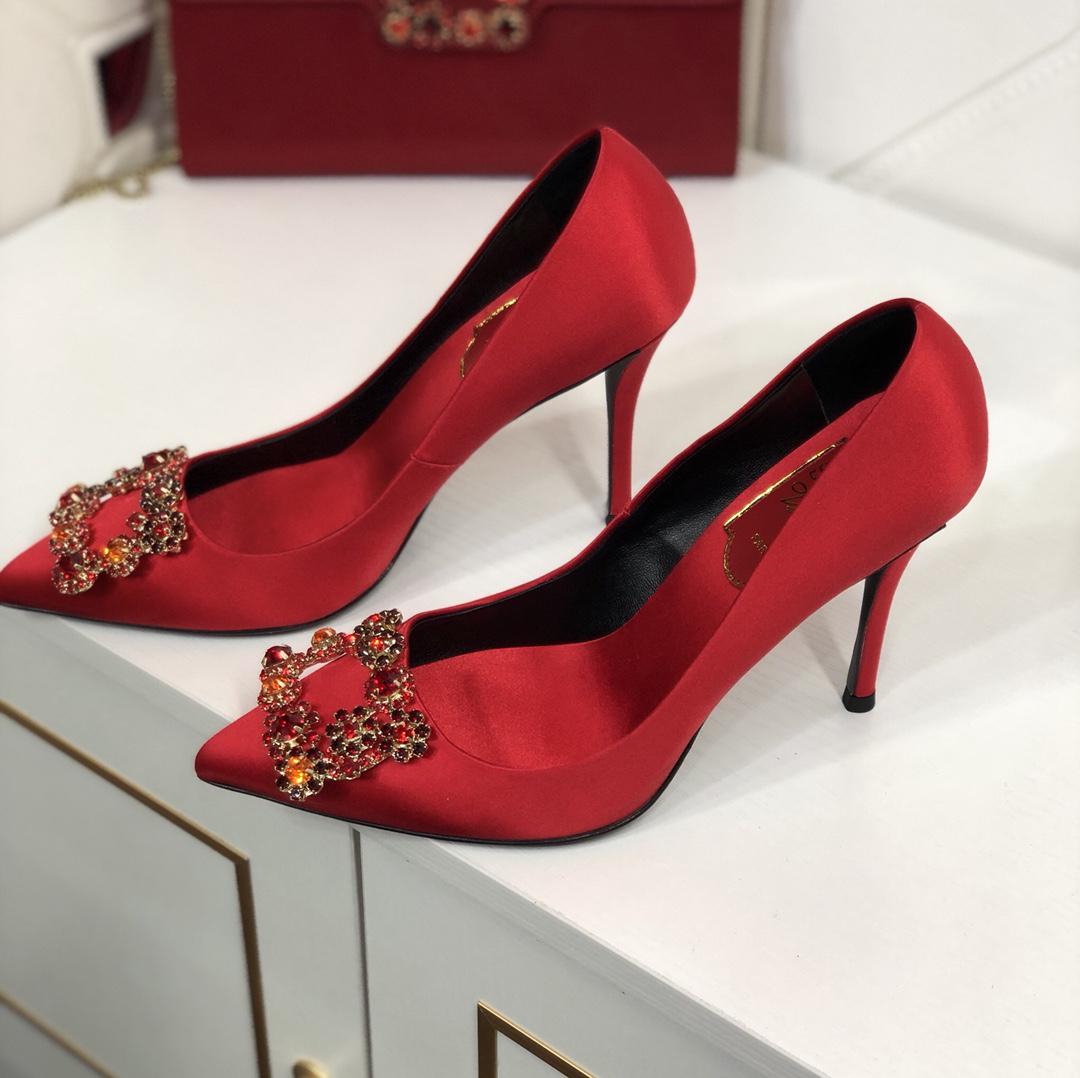 Roger Vivier Chips Classic Floral Buckle Heels