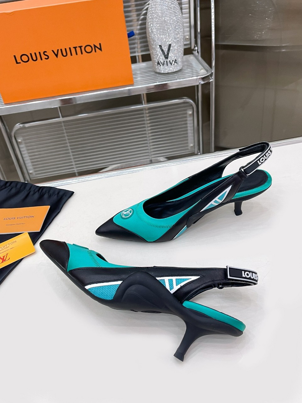 Louis Vuitton LV Leather Pointed-Toe Heels