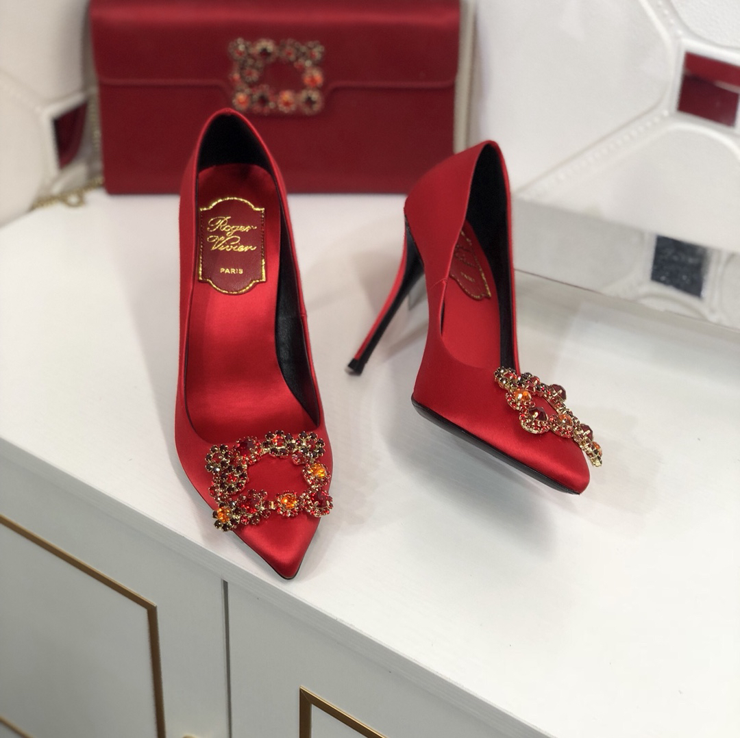 Roger Vivier Chips Classic Floral Buckle Heels