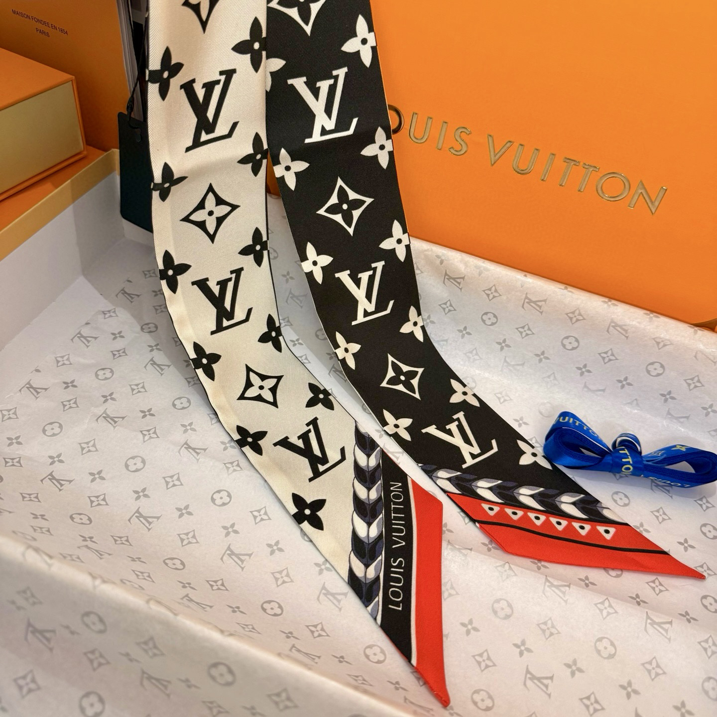 LV Crafty Bi-Color Hair Tie